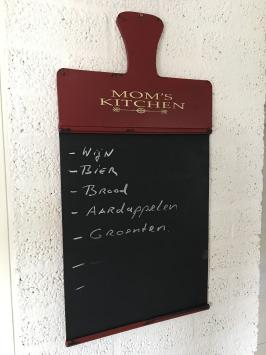 Krijtbord als snijplank, bestelbord voor in de keuken, keukendecoratie